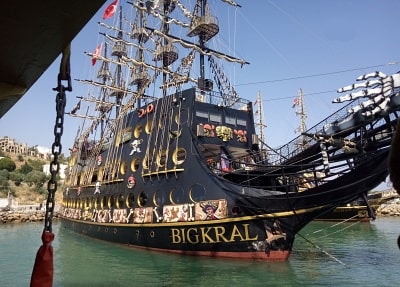 Пиратский корабль Big Kral из Алании