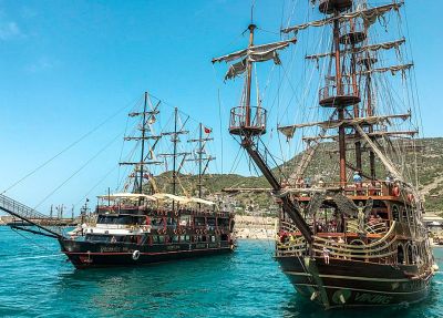 Морское путешествие на пиратском корабле в Кемере